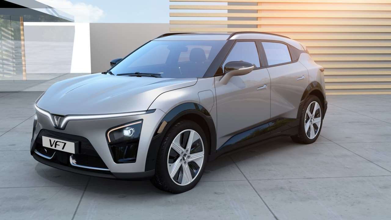 VinFast VF7 màu bạc