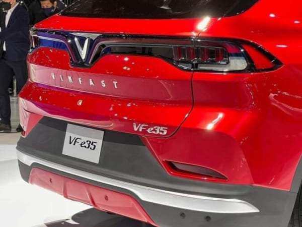 Phần đuôi xe VinFast VF E35